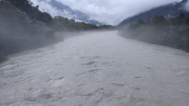 reka Soča pri naselju Kamno