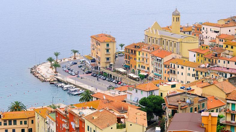 Porto Santo Stefano na polotoku Monte Argentario.