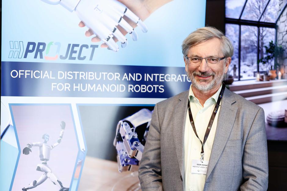 humanoidni robot Ubtech Walker S2 | Avtor: Saša Despot