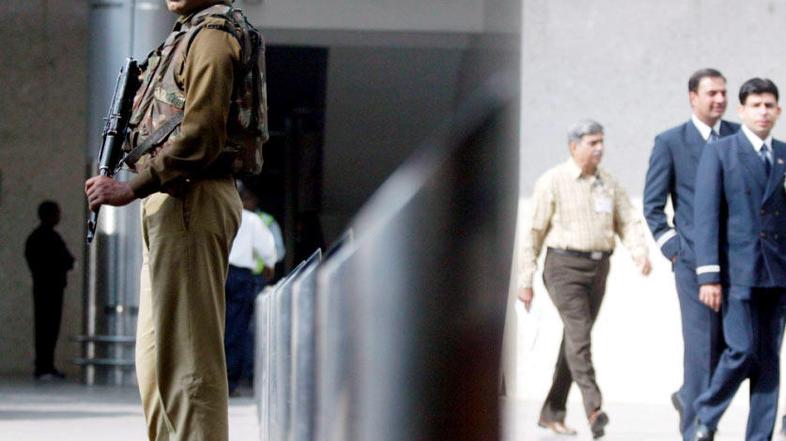 V Idniji so še poostrili varnostne ukrepe na vseh letališčih.