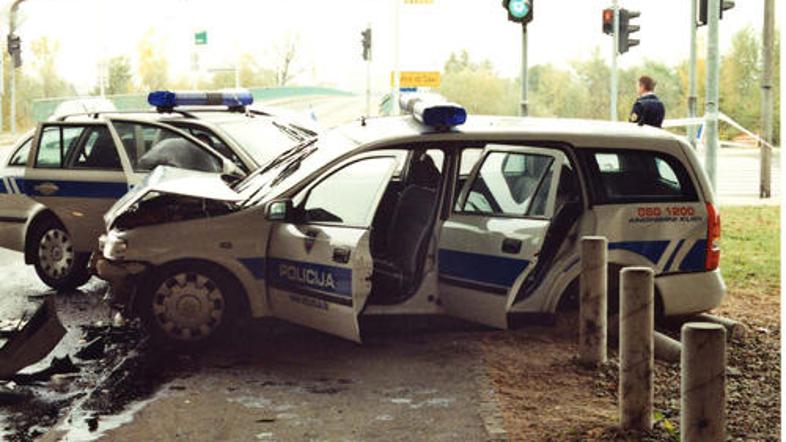 Voznice ali voznika domnevno črne škode octavie, ki naj bi vozila v napačno smer