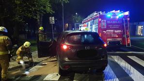 Vozilo trčilo v semafor v Gornji Radgoni