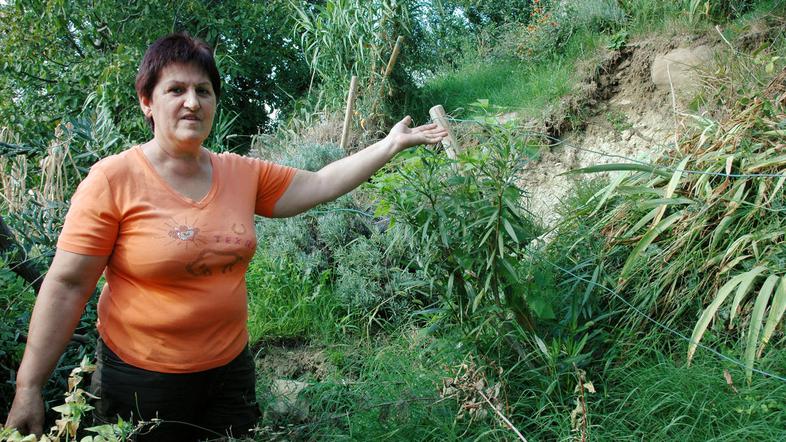 "Ko se je tiste noči utrgal plaz, smo z grozo poslušali bobnenje zemlje. Zdaj tr