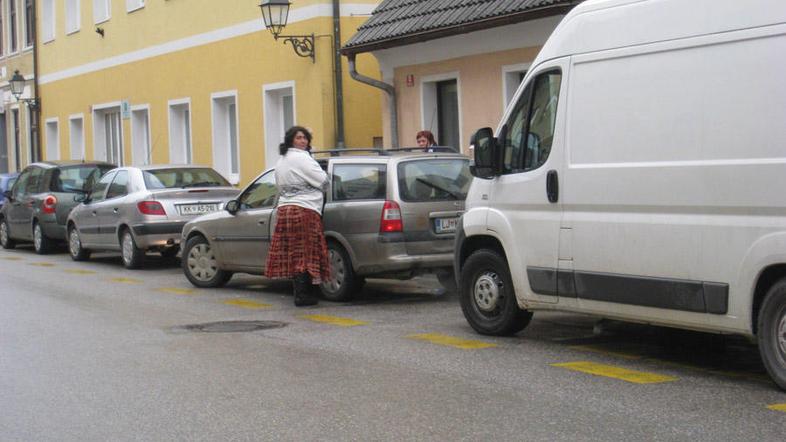 Lucijo je pred sodiščem čakal njen sin, zaradi katerega so policisti pravzaprav 