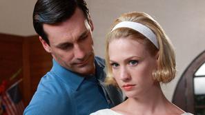 Don Draper (Jon Hamm) in Betty Francis (January Jones)