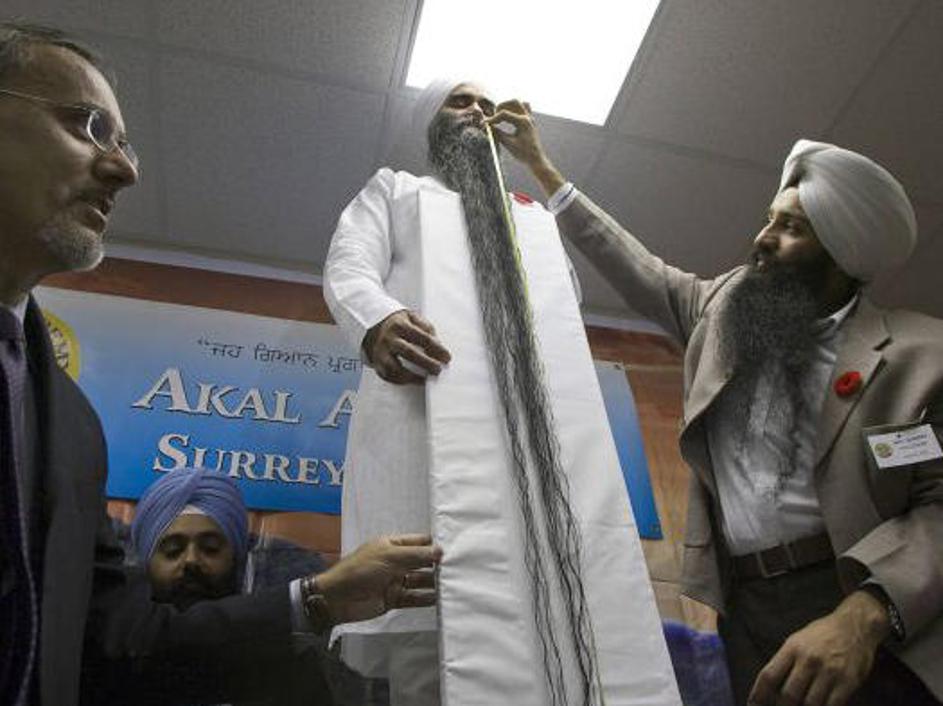 Brada je za dobrih šest centimetrov podrla prejšnji rekord.