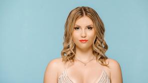 sanjski moški, Eva Luna Mlakar