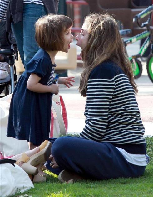 Amanda Peet