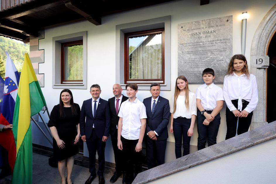 Ivan Oman, spominska plošča, Borut Pahor, Tine Radinja,Janez Oman