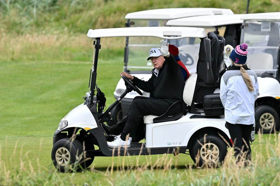 Donald Trump igra golf | Avtor: Profimedia