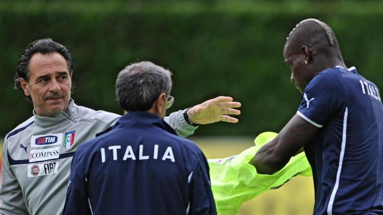 Prandelli Castellacci Balotelli zdravnik Italija trening Coverciano