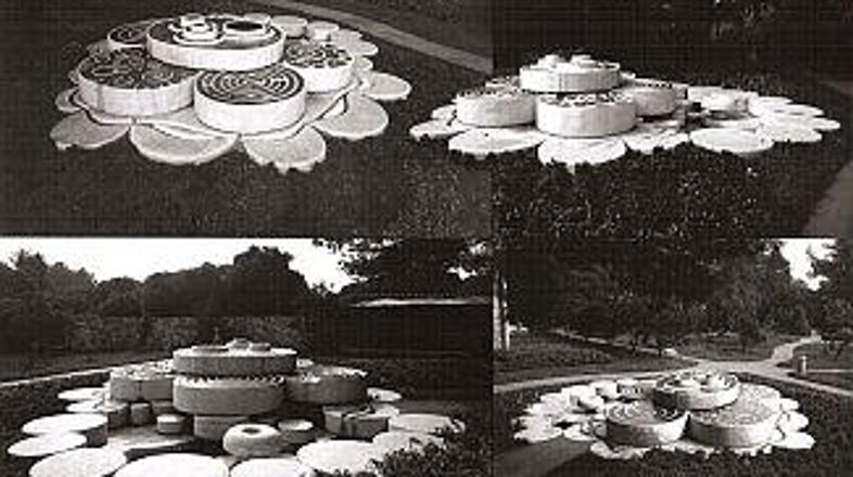 Za kiparski opus je prejel nagrado Prešernovega sklada in Jakopičevo nagrado.