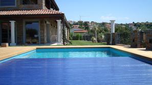 "Ne moreš imeti ogromno premoženja, ki je neaktivno, hkrati pa k državi hoditi p