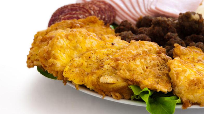 Čeprav starša trdita, da otrokom nista dajala ocvrte hrane, so trije od šestih o