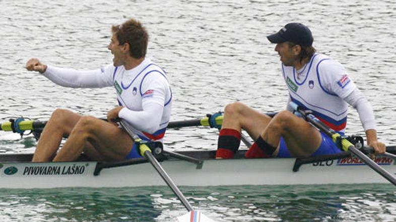 Cop_Spik_main_Action3