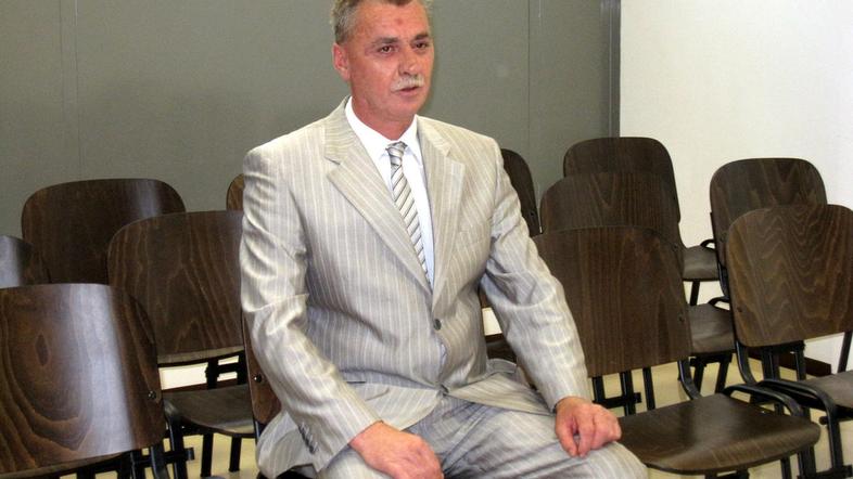 Franc Žunkovič je današnjo obravnavo spremljal umirjeno, le eni od prič je po ti