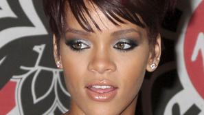 Zvezdnikom gre dobro tudi takrat, ko samo sedijo. (Foto: Flynet/JLP)