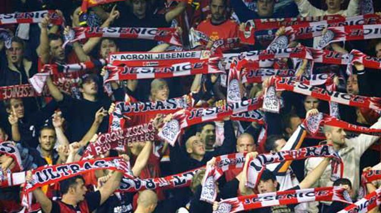jesenice_navijaci