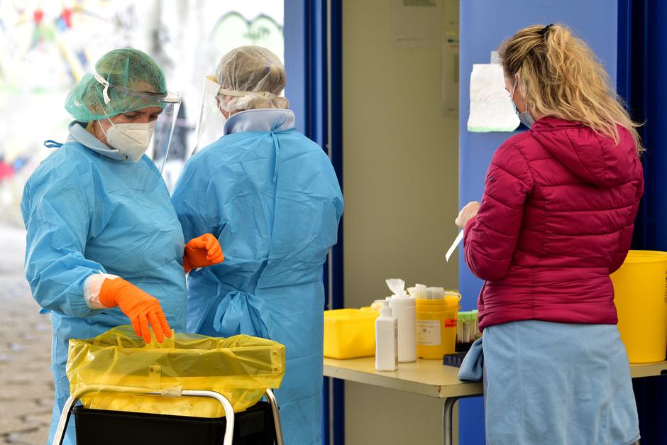 Covid-19, Slovenija, testiranje | Avtor: epa