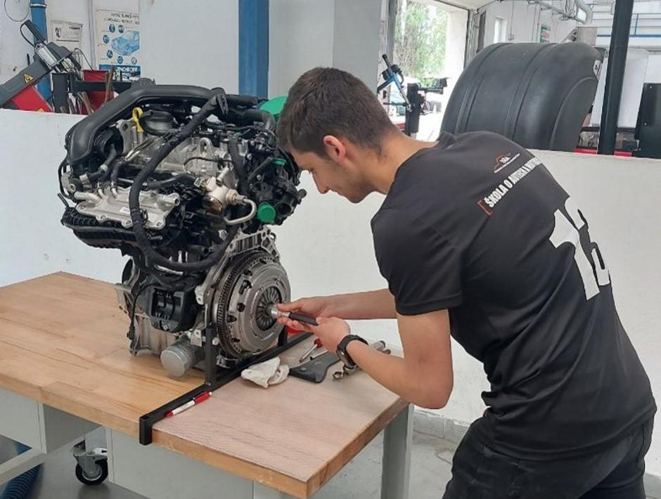 Tekmovanje Car Mechanic Junior 2023 | Avtor: SIC (Strokovno izobraževalni center Ljubljana)