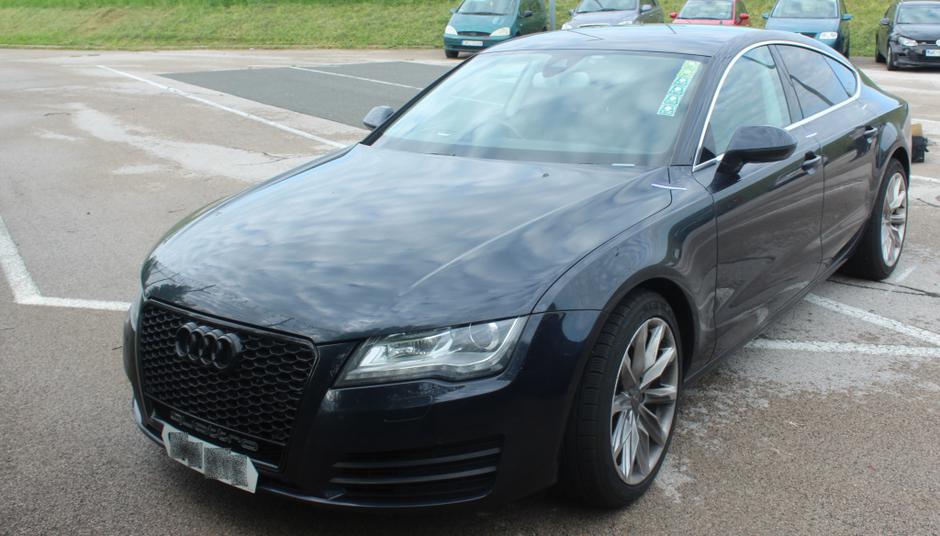 Zasežen audi, v katerem je Romun prevažal tujce | Avtor: PU Novo mesto