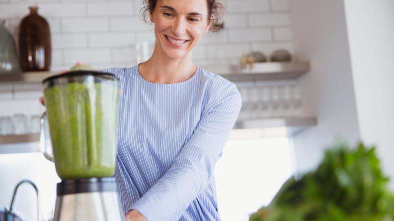 zeleni smoothie, smuti, razstrupljanje, mešalnik