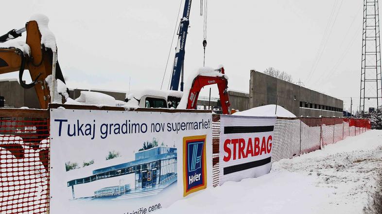 Ljubljana 15.01.2013 gradbisce Hofer ob ulici Jozeta Jame v Ljubljani; foto:Sasa