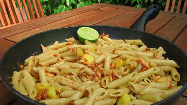 Eksotično kombinacijo nadgradite z limeto.