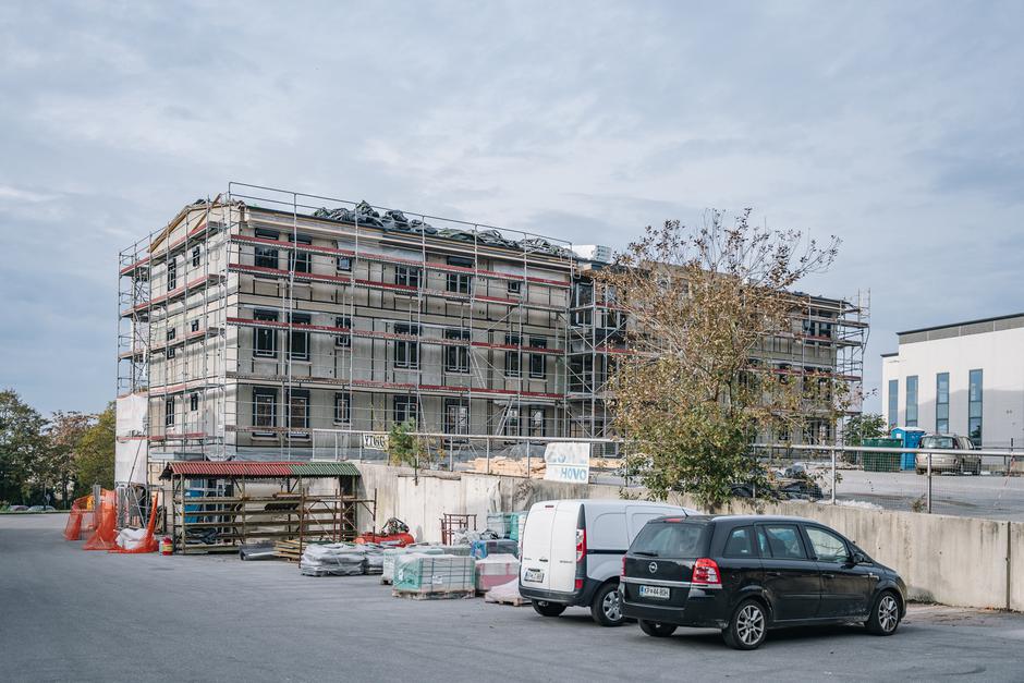 lesen blok Jelovica v Sežani | Avtor: Arhiv Jelovica hiše