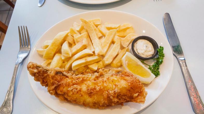 krompirček in ribe fish and chips