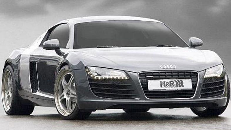 Moški bi se mu le stežka uprli, a tudi ženske nismo imune na njegove čare.