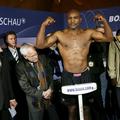 Evander Holyfield bo v ring stopil prvič po decembru 2008, ko je izgubil proti R