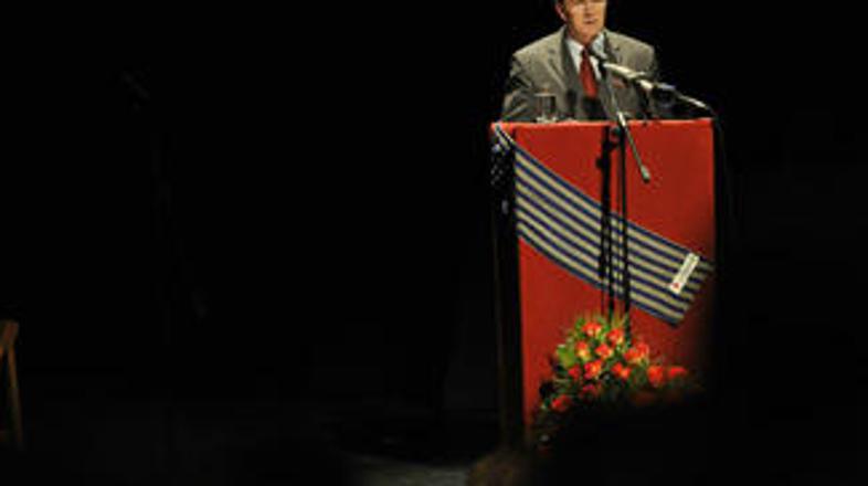 Mnenje, ki ga je prejšnjo sredo sprejel državni svet, je danes zagovarjal njegov