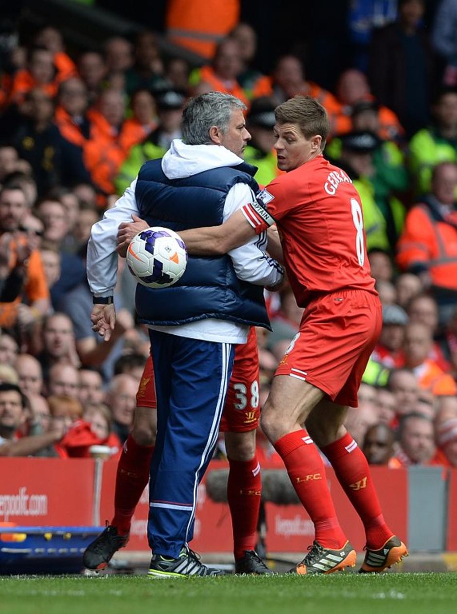 jose mourinho steven gerrard | Avtor: EPA