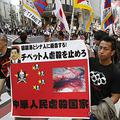 Protesti proti Kitajski glede tibetanskega vprašanje še vedno ne pojenjajo, saj 