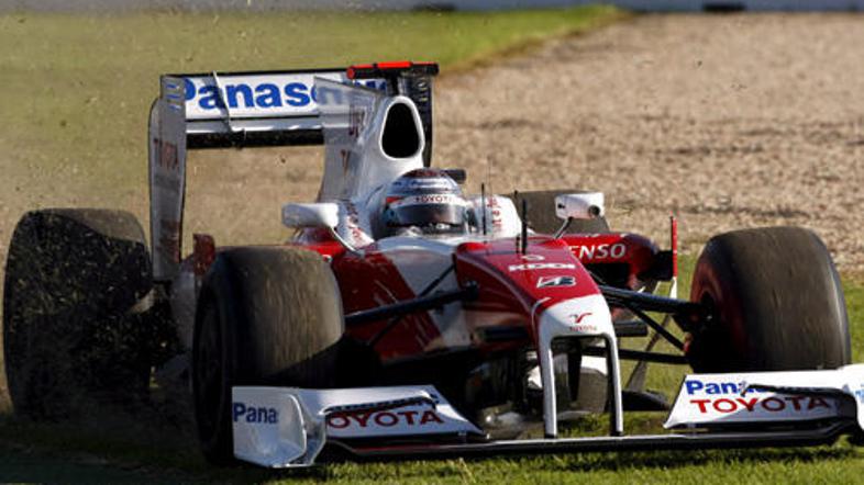 Jarno Trulli je iz boksov startal kot 19., a se po 58 krogih prebil kar na tretj