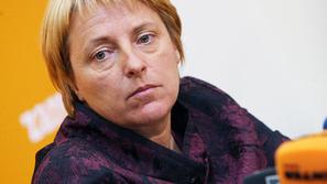 Cveta Zalokar Oražem je nedavno izstopila iz stranke Zares. Če se v parlament, k