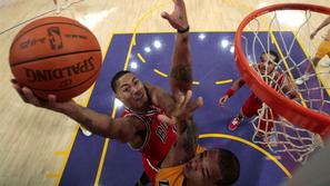 Derrick Rose je prepričljivo dobil obračun z izkušenejšimi tekmeci. (Foto: Reute