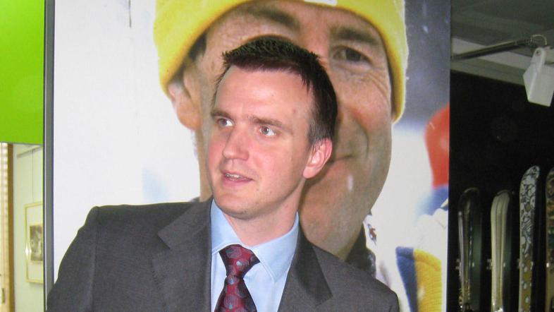 Po besedah Stojana Nikolića, predsednika Skimarjevega nadzornega sveta, je uprav