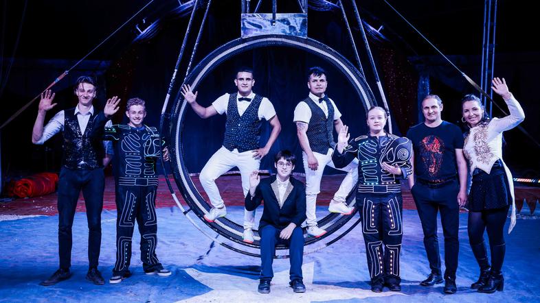 cirkus grande adrenalih show