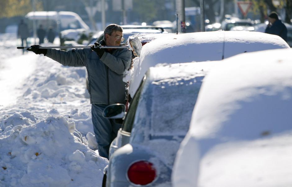 Razno 09.12.12, zagreb, sneg, zima, foto: reuters | Avtor: Žurnal24 main