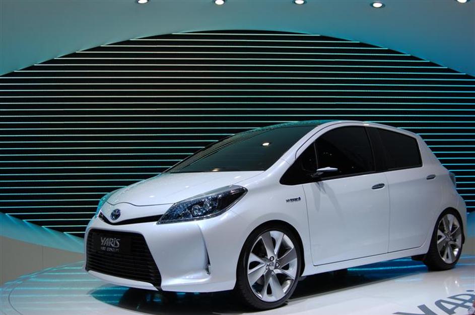 Toyota yaris HSD concept