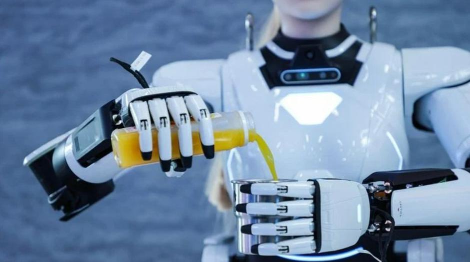 Humanoidni robot | Avtor: Chery