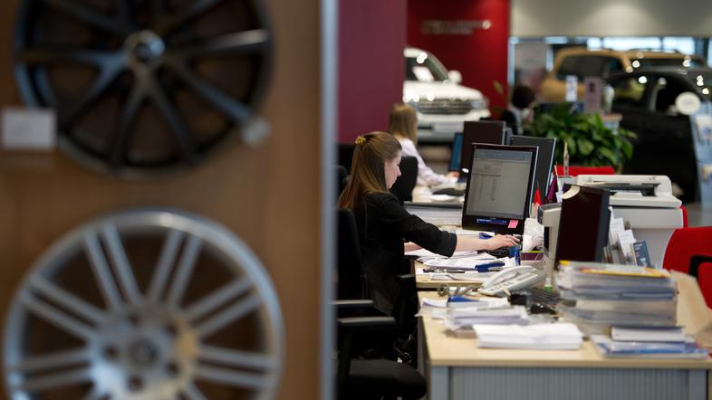 Avtosalon prodaja avtov