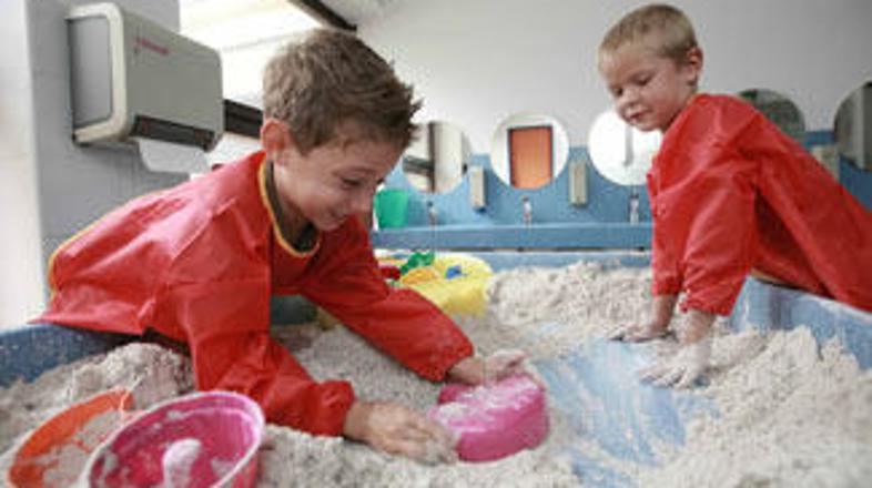 Od 518 dod 960 dodatnih mest v vrtcih so oziroma bodo plačali donatorji, pri čem