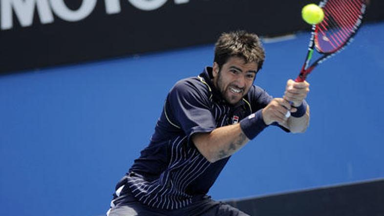 Janko Tipsarević je naslednji, ki bo poskušal ustaviti Rogerja Federerja.