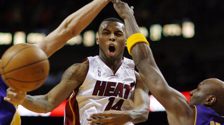 Košarkarji LA Lakers so tokrat morali priznati premoč ekipi Miami Heat.