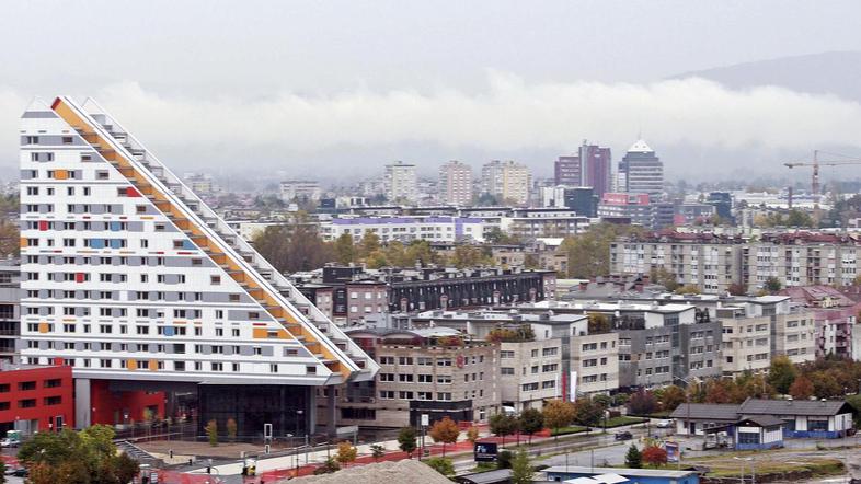 Pri določanju zavarovalne vrednosti zgradbe se ne upošteva vrednosti zemljišča t