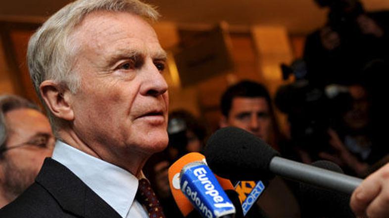 V vojni egov morajo za obstoj zdajšnje formule 1 moštva zaupati Maxu Mosleyju.