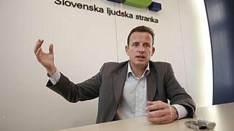 Šrotu v lastni stranki ne zaupajo več.